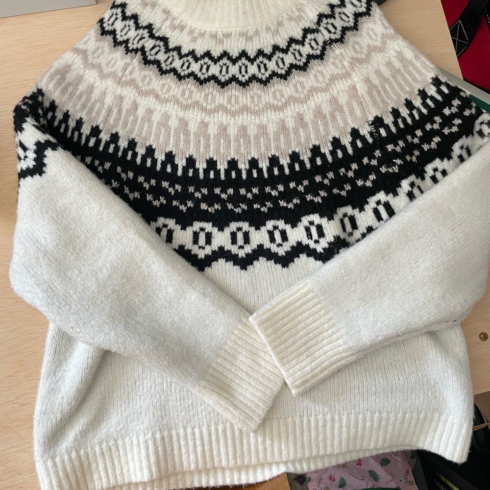 74. Universal Thread Crew Neck Sweater